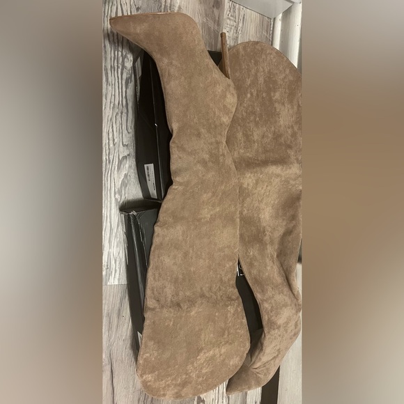 Chic Suede Over-the-Knee Boots - Picture 2 of 3